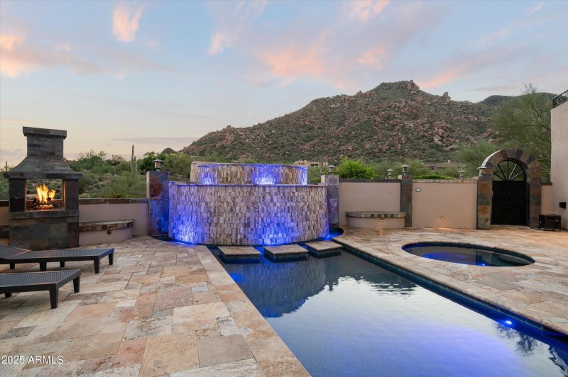 047_Pool, Spa Waterfall