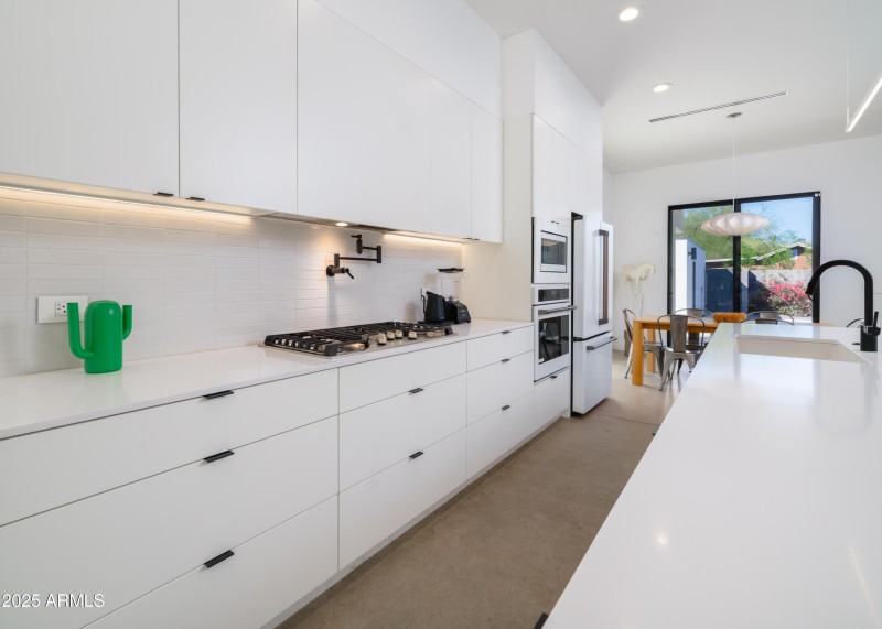 Listings_1526_E_CoronadoRd_Images-27