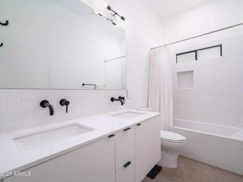 Listings_1526_E_CoronadoRd_Images-18