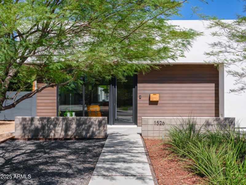 Listings_1526_E_CoronadoRd_Images-1