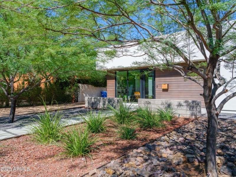 Listings_1526_E_CoronadoRd_Images-2