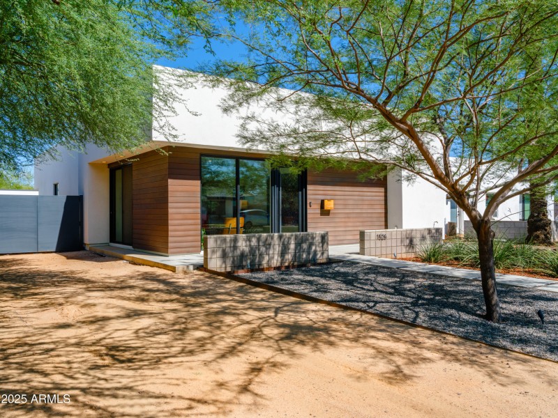 Listings_1526_E_CoronadoRd_Images-3