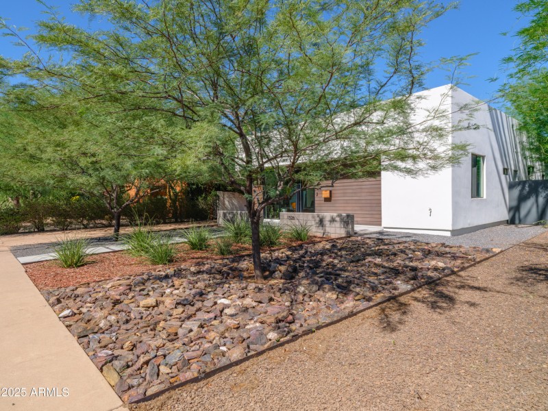 Listings_1526_E_CoronadoRd_Images-5