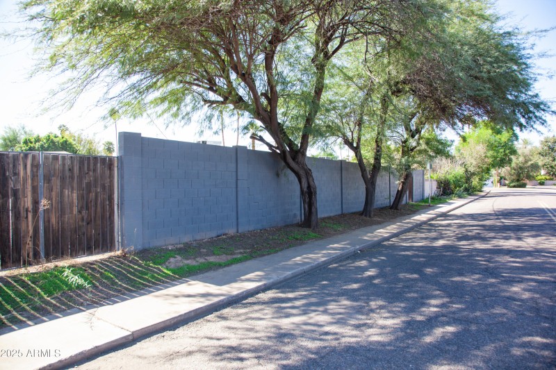 Earll back wall angle