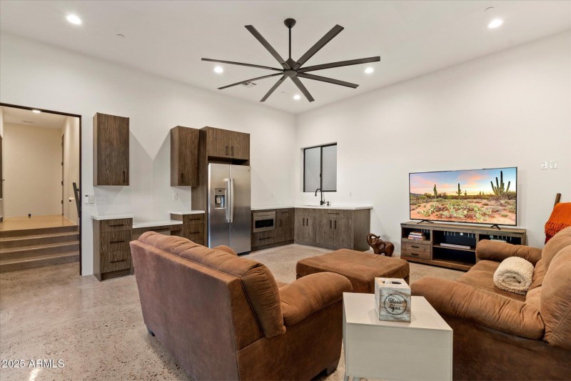 Guest House Family Room 1