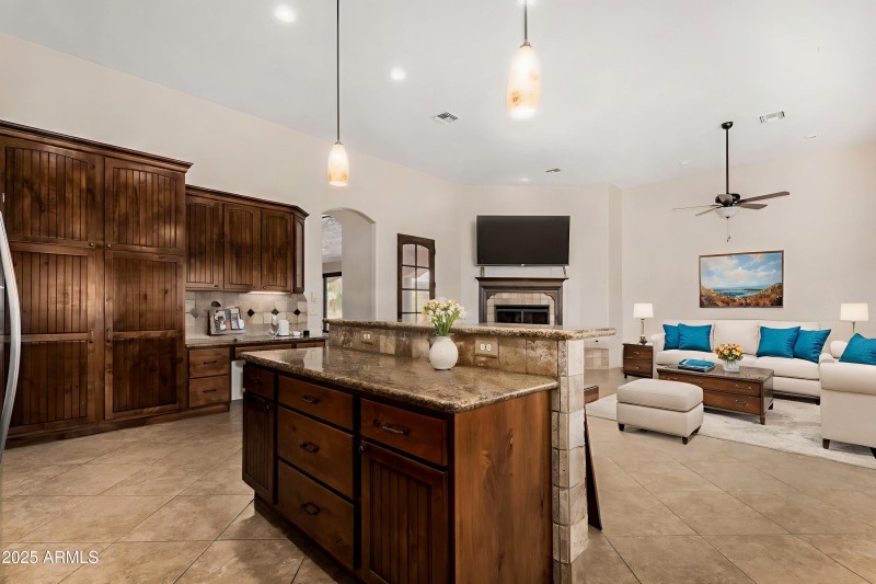 Living Room.Kitchen 2