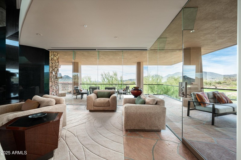 Large great room with huge views