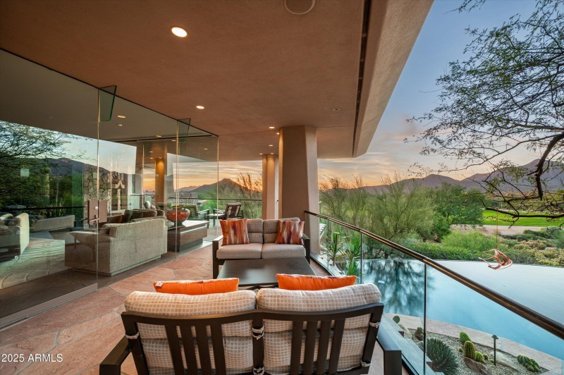 Entertaining with pool and golf views
