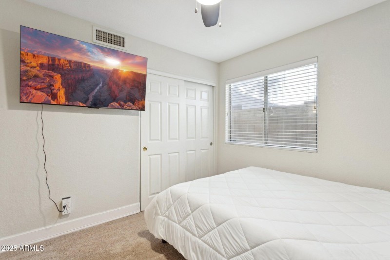 30-web-or-mls-4740-e-villa-maria-dr