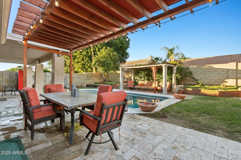 38-web-or-mls-4740-e-villa-maria-dr