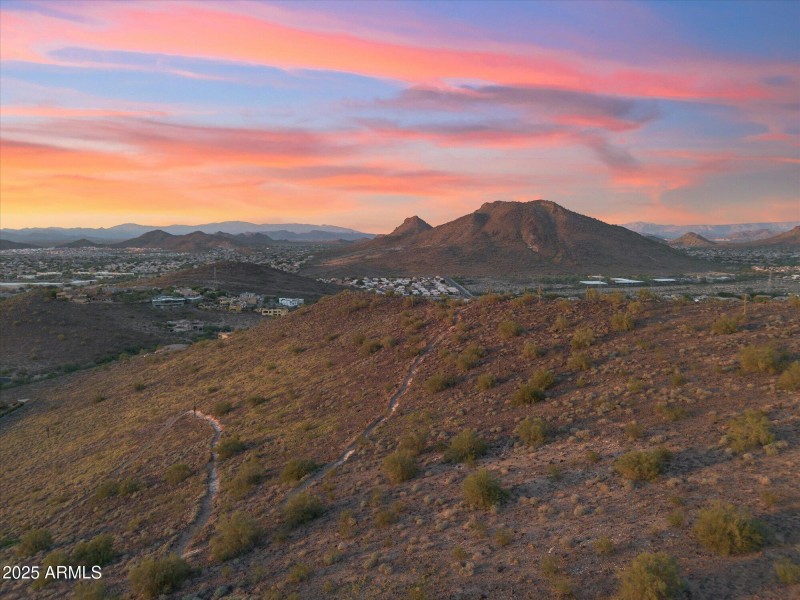 Over 1100 Acres to Explore