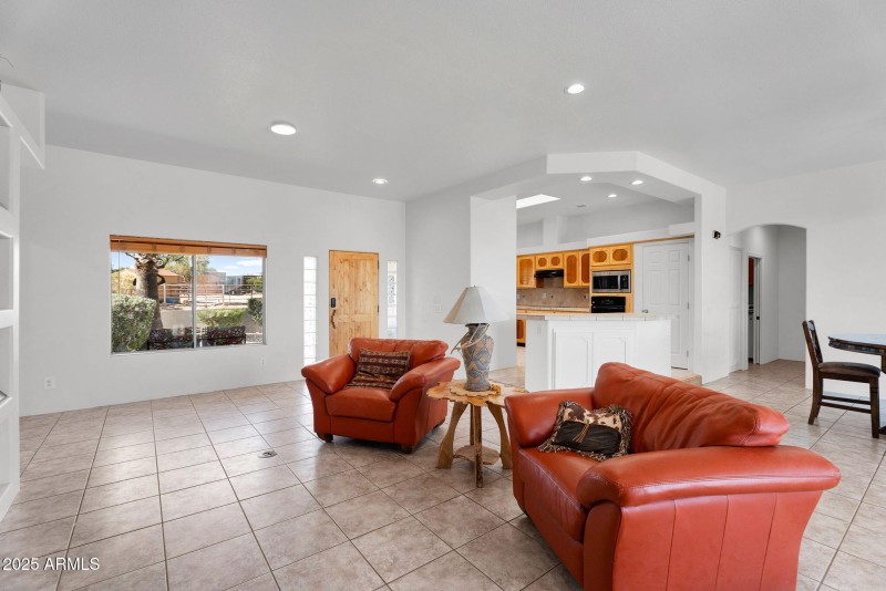 16-web-or-mls-29202 N 146th St -12