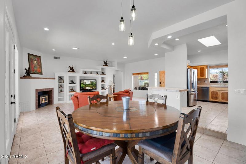 25-web-or-mls-29202 N 146th St -16