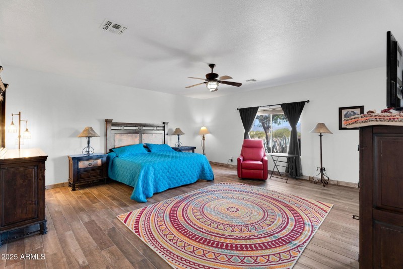 26-web-or-mls-29202 N 146th St -24