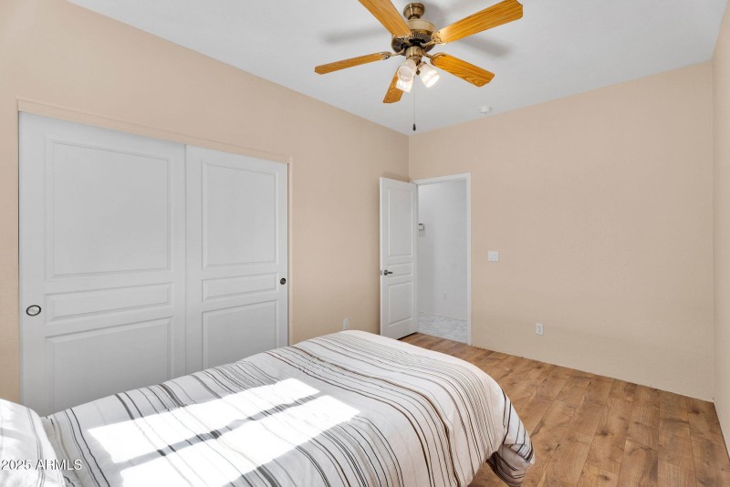 42-web-or-mls-29202 N 146th St -43