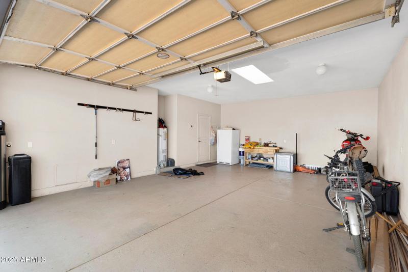 48-web-or-mls-29202 N 146th St -46