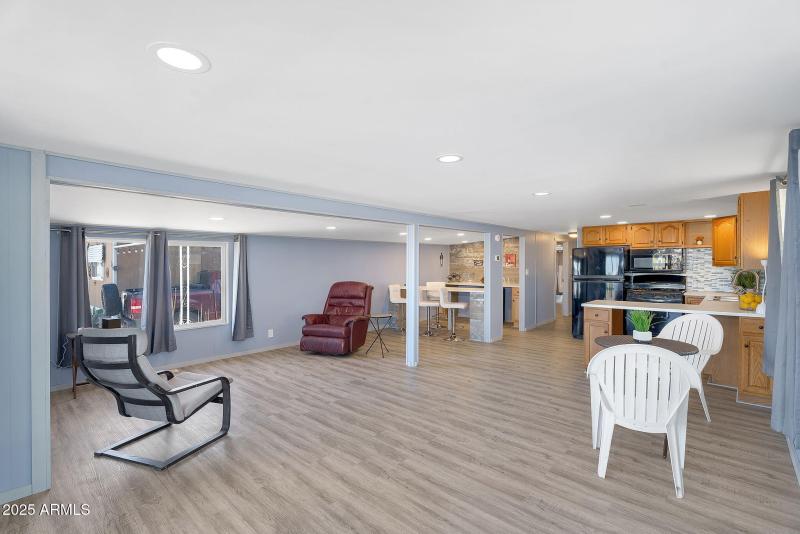 5-web-or-mls-747 E germann-5