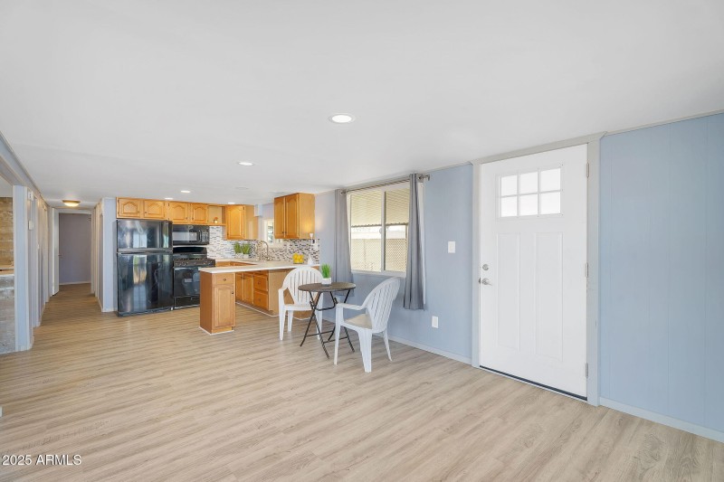 6-web-or-mls-747 E germann-6