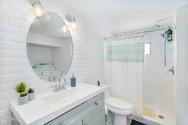 21-web-or-mls-747 E germann-21