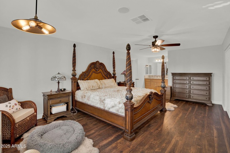 14-web-or-mls-12405 S Potomac St-14