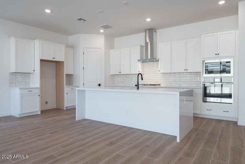 Tri Pointe Waterston Central 272 - Kitch