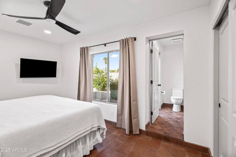 Main House Jack/Jill Bedroom