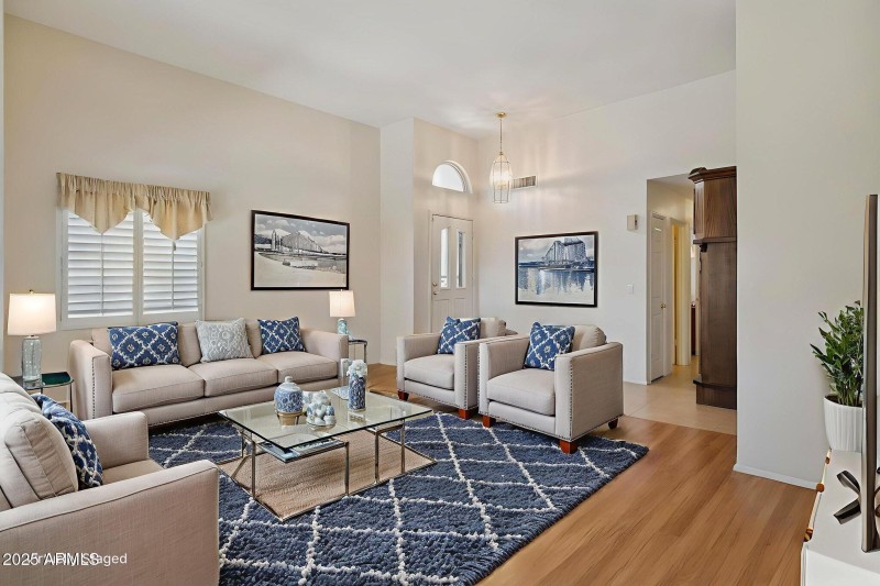 11-web-or-mls-9125-e-captain-dreyfus-ave