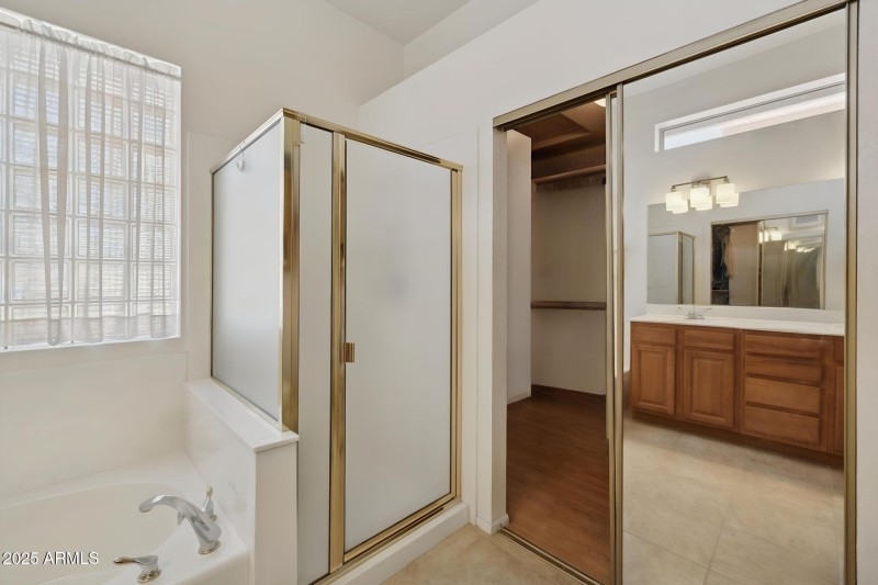 33-web-or-mls-9125-e-captain-dreyfus-ave