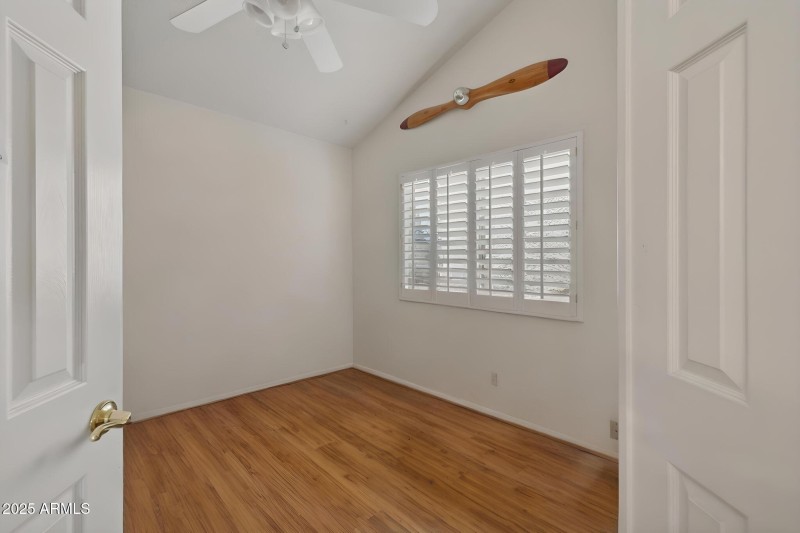 39-web-or-mls-9125-e-captain-dreyfus-ave