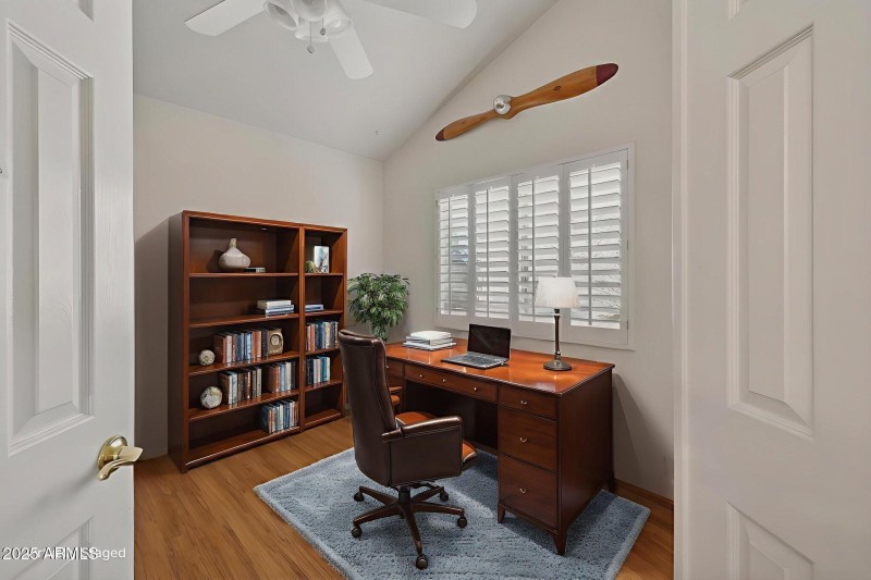 40-web-or-mls-9125-e-captain-dreyfus-ave