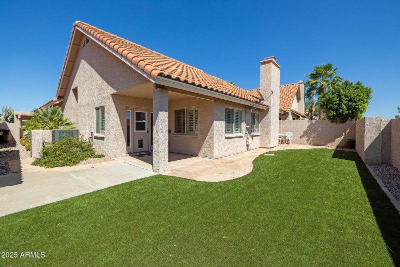 42-web-or-mls-9125-e-captain-dreyfus-ave