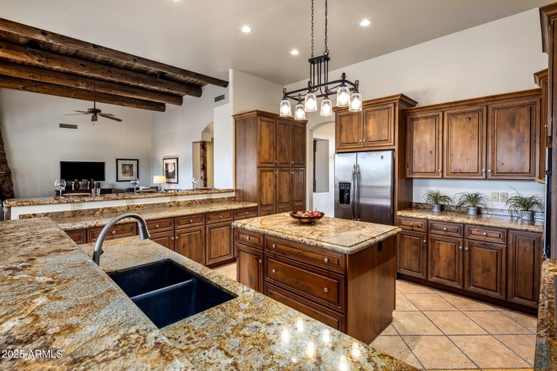 9-web-or-mls-D46A7754Kitchen