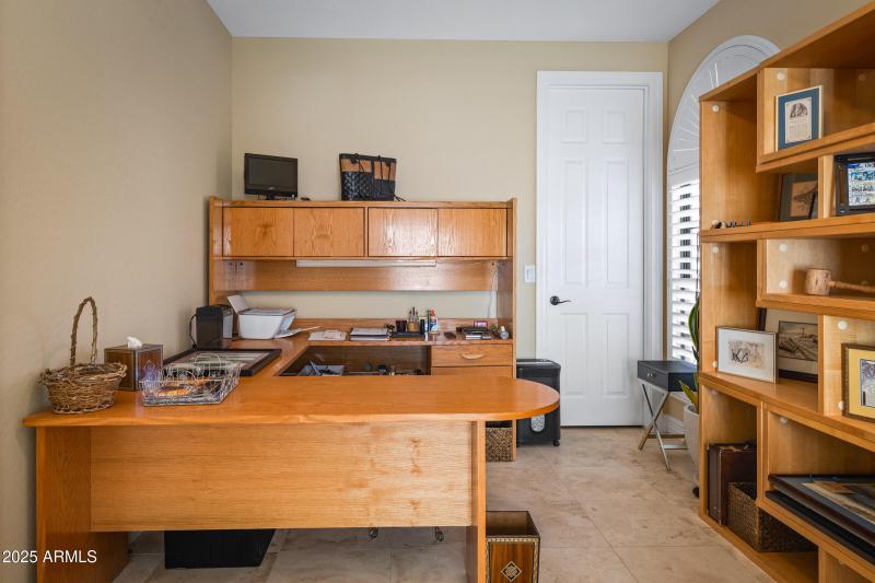 3rd bedroom w closet