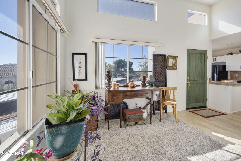 Front Entry & Dining/Kitchen