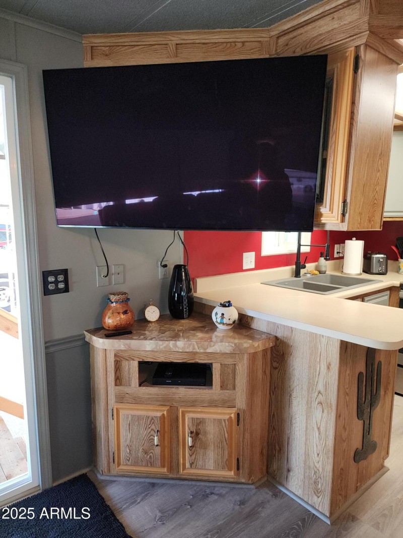 This TV does not convey