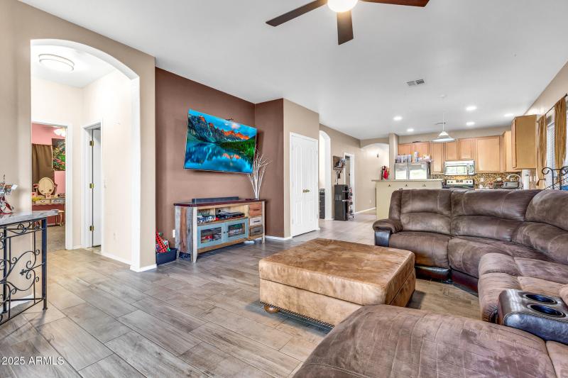 8440 E Edgewood Ave-6_(2048)