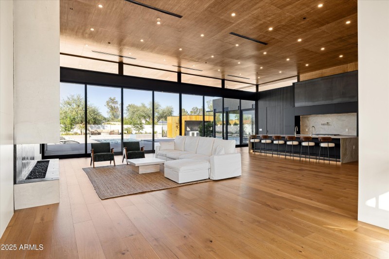 07-6026 E Pershing Dr_07