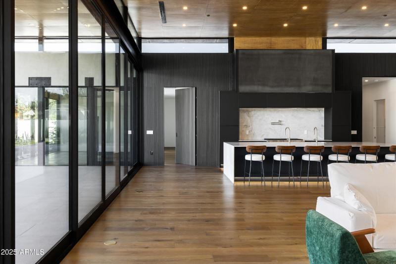 16-6026 E Pershing Dr_16