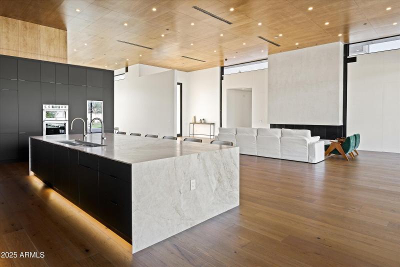 20-6026 E Pershing Dr_20