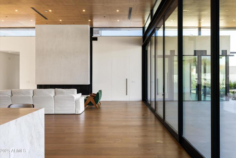 27-6026 E Pershing Dr_27