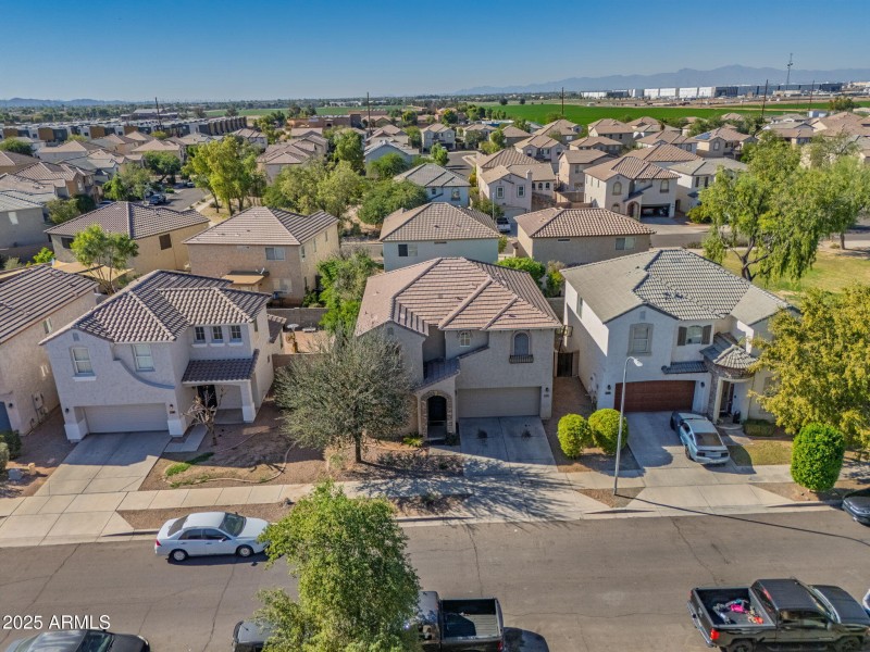 3-web-or-mls-2524 S 89th Lane-3