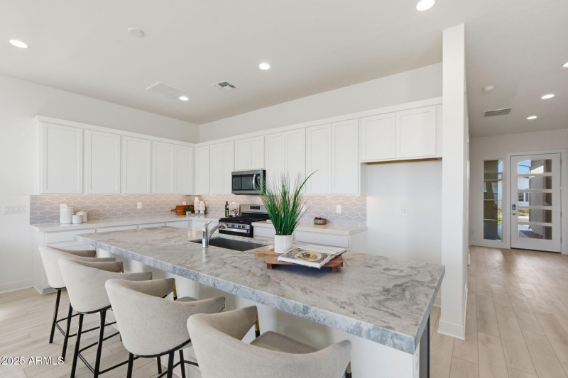Kitchen W Island Seating