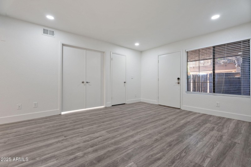 10-web-or-mls-A7404439