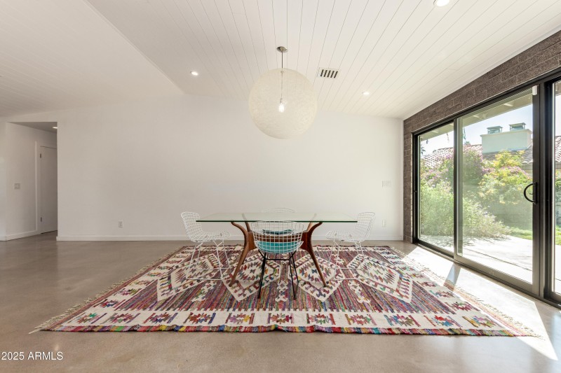 Open to any size dining