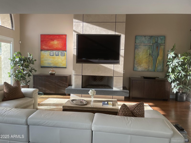 Living Room W/ Fireplace