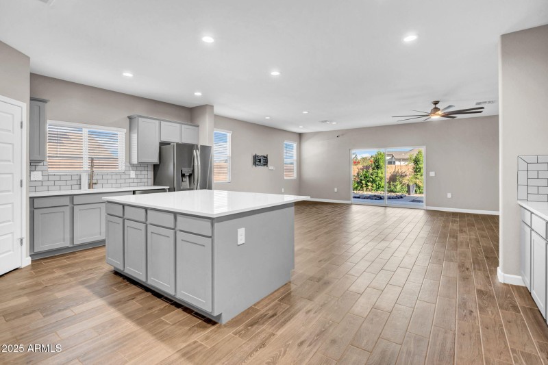 5-web-or-mls-36941 N Aleutian Dr-5