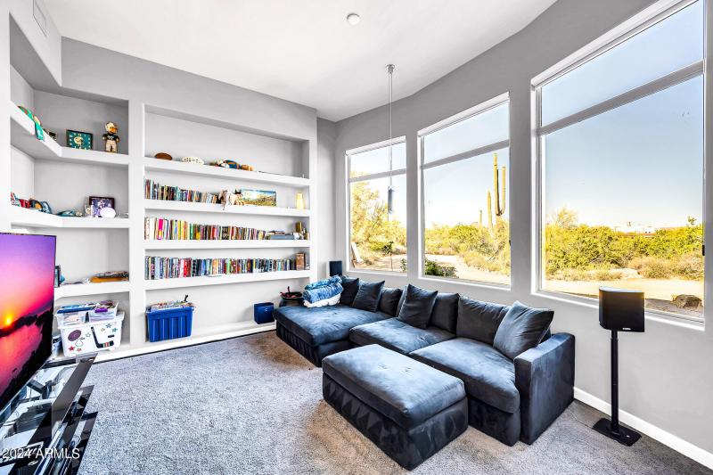 8400 E Dixileta Dr-24