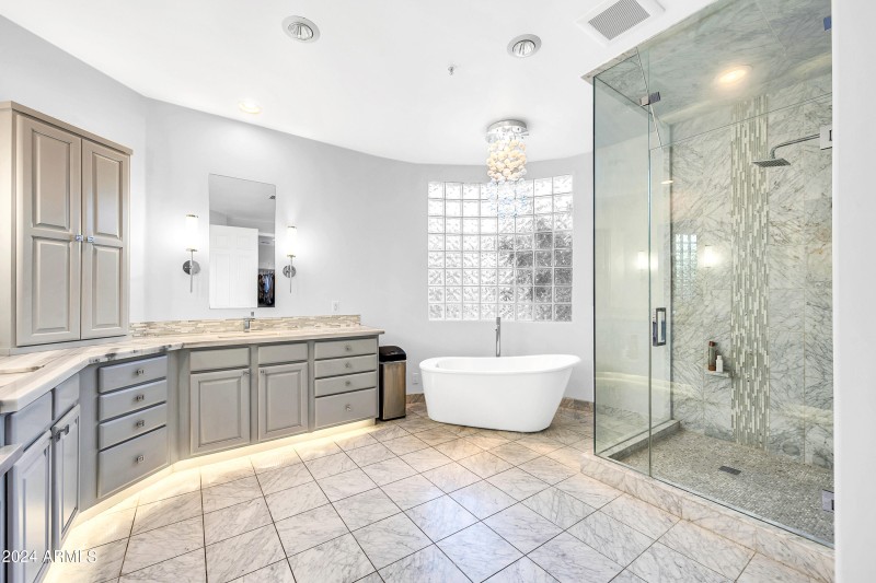 8400 E Dixileta Dr-37