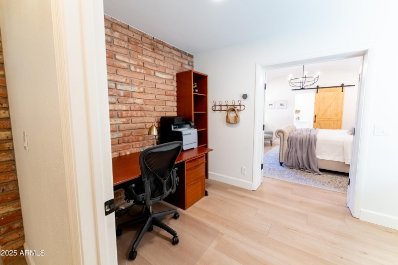 Office/sitting Area connected to Primary