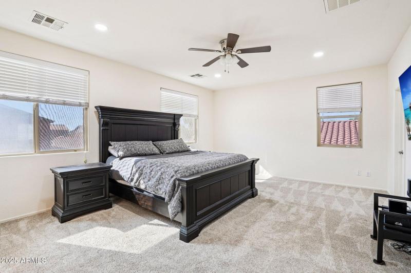 30-web-or-mls-E Navajo Trail-S0711-030